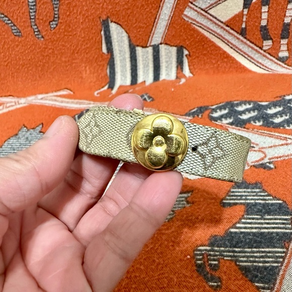 LOUIS VUITTON❤️🌟TAN MONOGRAM BRACELET⭐️ - Picture 5 of 5